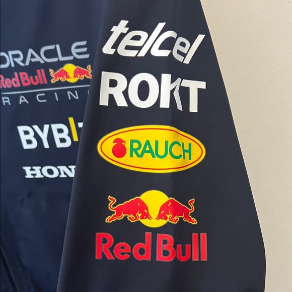 Oracle Red Bull Racing Men's Black Performance Jacket - Picture 6 of 8